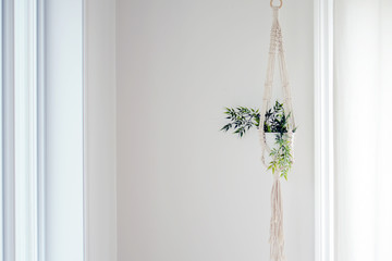 macrame with plant © Barbara