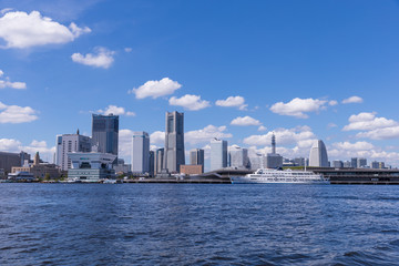 Fototapeta premium Minatomirai od morza