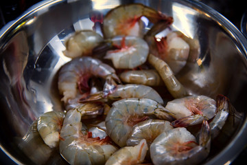 Shrimp- ready to be cooked - Camarones listos para ser cocinados