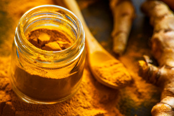 Turmeric powder with fresh turmeric root