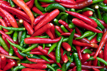 The red and green peppers are very spicy