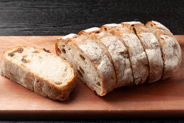 レーズンとくるみのカンパーニュ