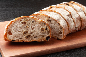 レーズンとくるみのカンパーニュ