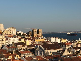 Fototapeta na wymiar Ausblick über Lissabon