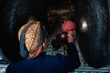 Gamelan Gong Player