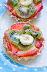 Fresh tarts with mixed fruits