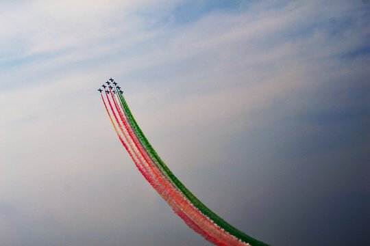 Frecce Tricolori PAN in formazione verso alto