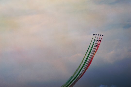 Frecce Tricolori PAN verso alto