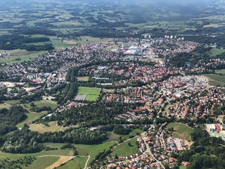 Obraz premium Rundflug über Süddeutschland
