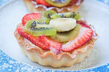 Fresh tarts with mixed fruits