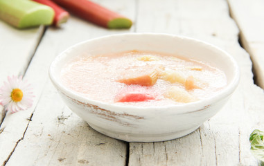 Rhabarberkompott Nachspeise Dessert Kompott Grieß Grütze Rhabarber 