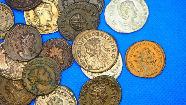 Numism&aacute;tica. Colecci&oacute;n de monedas romanas, del Imperio Romano. Denarios follis sestercios antoninianos dracmas, monedas de la Antig&uuml;edad de plata.