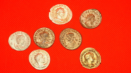 Monedas Romanas. Antigua Roma. Denarios, Antoninianos, Sestercios, dracmas. Monedas de plata y bronce.