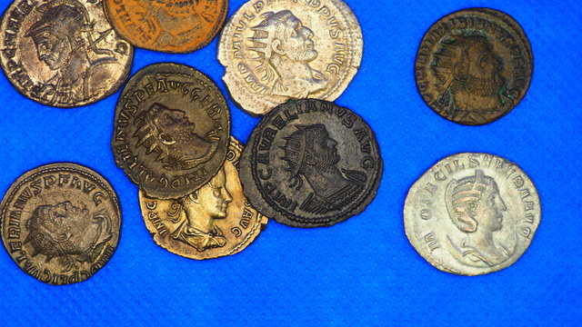 Numism&aacute;tica. Colecci&oacute;n de monedas romanas, del Imperio Romano. Denarios follis sestercios antoninianos dracmas, monedas de la Antig&uuml;edad de plata.