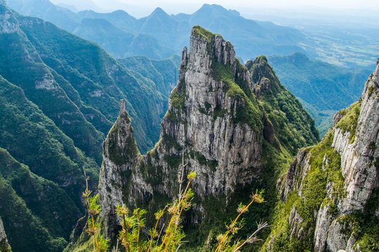 Funil canyon in Bom Jardim da Serra - SC. Beautiful canyon with green cliffs in Serra Catarinense, Brazil