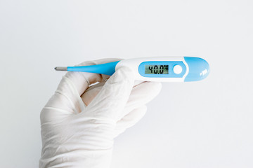 Thermomètre médical affichant 40°