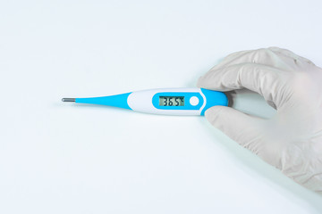 Obraz premium Thermomètre médical affichant 36.5°