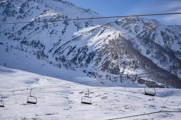 Gulmarg Gondola phase 1, Kungdoor, Kashmir. Snow/ice adventure activities snow rides, snow boarding, ice skating and world famous ski slopes for skiing. Christmas & New year holidays in Kashmir, India © deepshikha