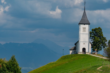 Fototapeta na wymiar Slovenia: Jamnik, a fairytale church