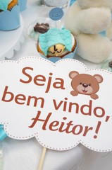 Teddy bear cupcake. Baby tea. It's a boy. Blue theme. Hector's welcome in portuguese language