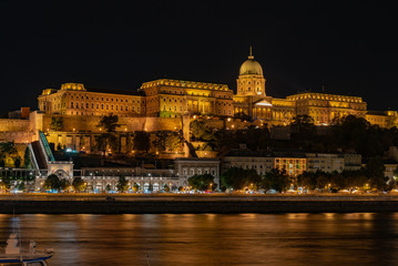 Fototapeta na wymiar night in the city of Budapest in Hungary