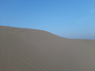 Fototapeta na wymiar traveling in sahara desert of Algeria