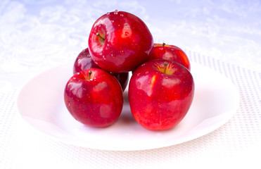  Beautiful apple still life, red apples on a white background