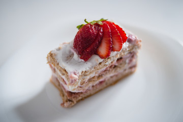 cheesecake with strawberries
