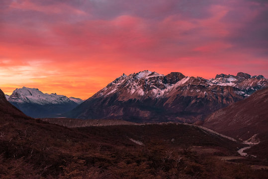 Sunset and mountains in Chalten © Bernardo