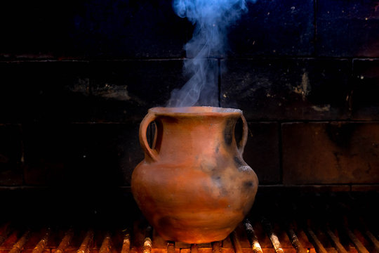 OLLA DE BARRO