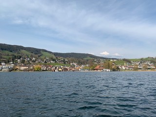 Fototapeta na wymiar Dorf Oberägeri am Ägerisee - See im Kanton Zug, Schweiz