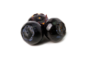 fresh blueberries isolated on white background.