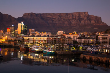 View of Table Mountain at dawn from waterfront of Cape Town - obrazy, fototapety, plakaty