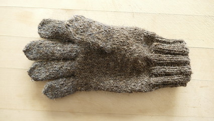 gray wool knitted gloves