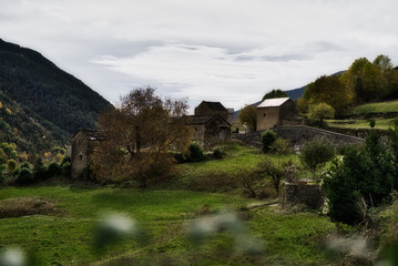 Fototapeta na wymiar Paisaje del Pueblo de Ordesa. Pirineo aragonés. Huesca.