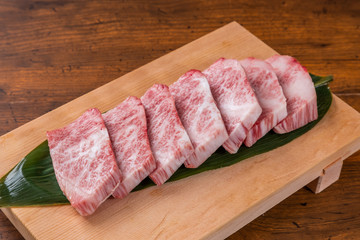 和牛で焼肉　Japanese style luxury grilled beef