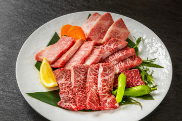 和牛で焼肉　Japanese style luxury grilled beef