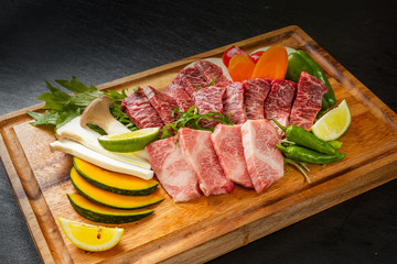 和牛で焼肉　Japanese style luxury grilled beef