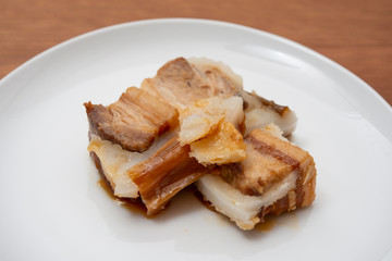 冷めた豚の角煮　脂の塊　ダイエットイメージ