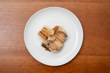 冷めた豚の角煮　脂の塊　ダイエットイメージ