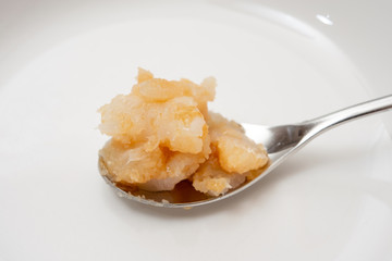 脂の塊　煮込んだ豚肉から出たもの　ダイエットイメージ