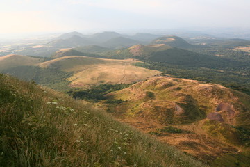 Naklejka premium Le Puy de Dôme en Auvergne-Rhône-Alpes, France.
