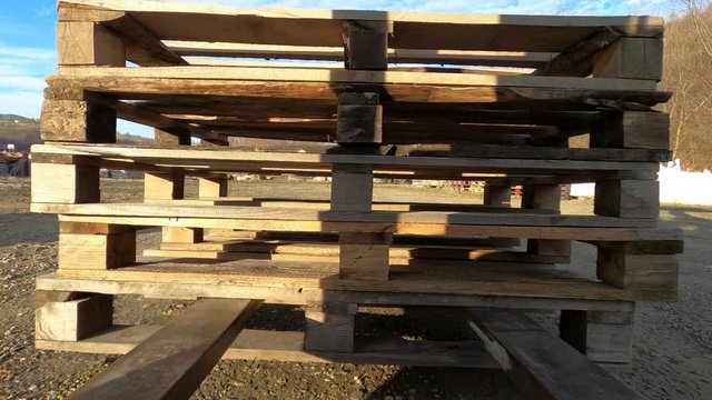 Forklift pick up and transport pallets