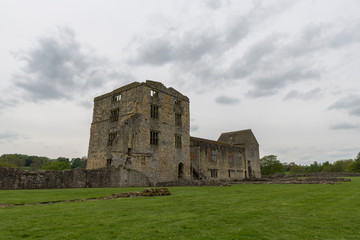 Obraz premium Helmsley Castle in Helmsley, North Yorkshire moors, North Yorkshire, England