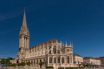 Fototapeta na wymiar Kathedrale St-Pierre in Caen in der Normandie in Frankreich