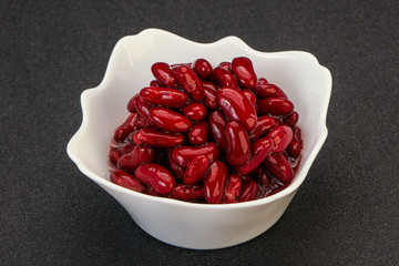 Red baked kidney in the bowl