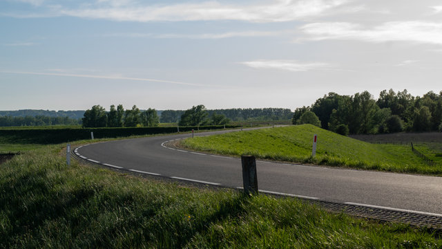 The Duffeltdijk in Dutch polder landscape