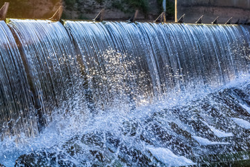 Chute d’eau, barrage hydroélectrique, Ambialet, Tarn