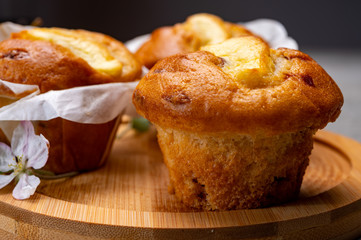 Fresh baked muffins with apple and cinnamon close up