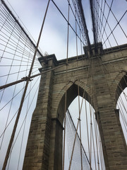 Fototapeta na wymiar Brooklyn Bridge moody detailed